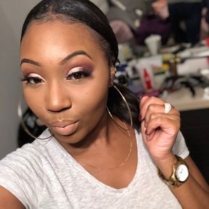 Meet your Posher, Decarla